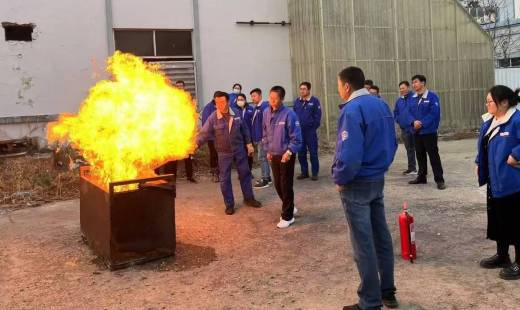“安全在我心中，守護職工生命健康”——華海環(huán)保開展應(yīng)急消防演練活動
